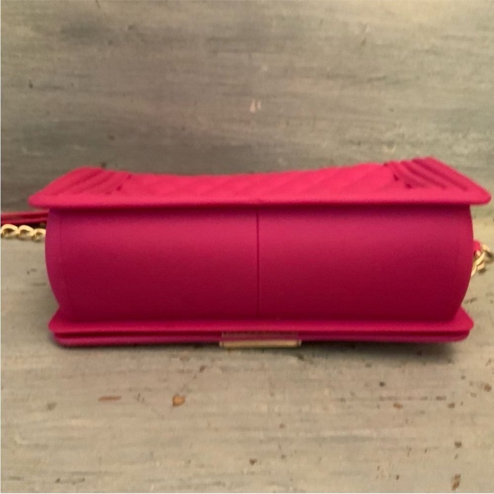 Elegant Deep Pink or Red Jelly Quilted Gold Chain Flap Bag Designer Look! - Picture 3 of 9